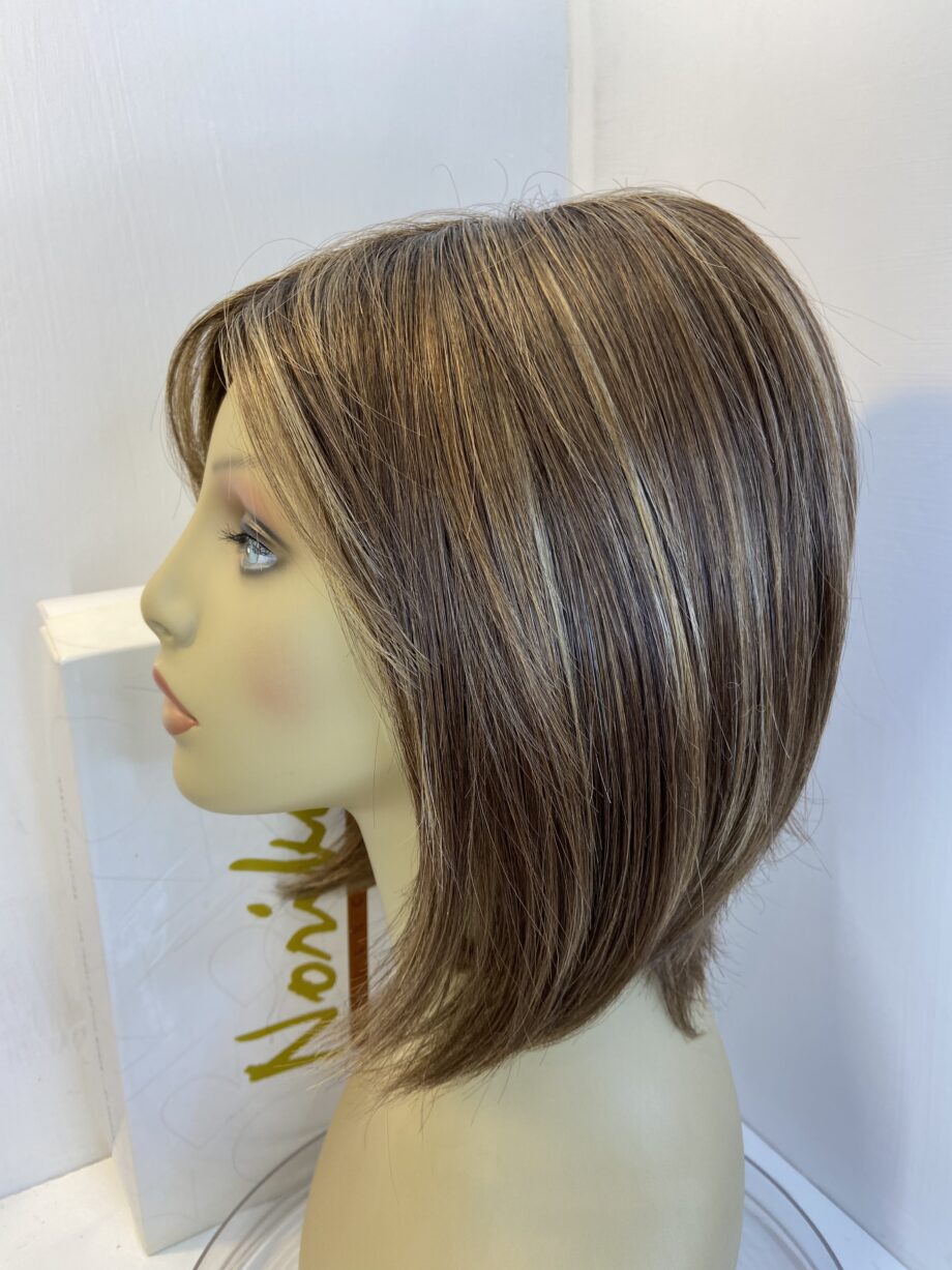 Noriko long brown wig. Brms357