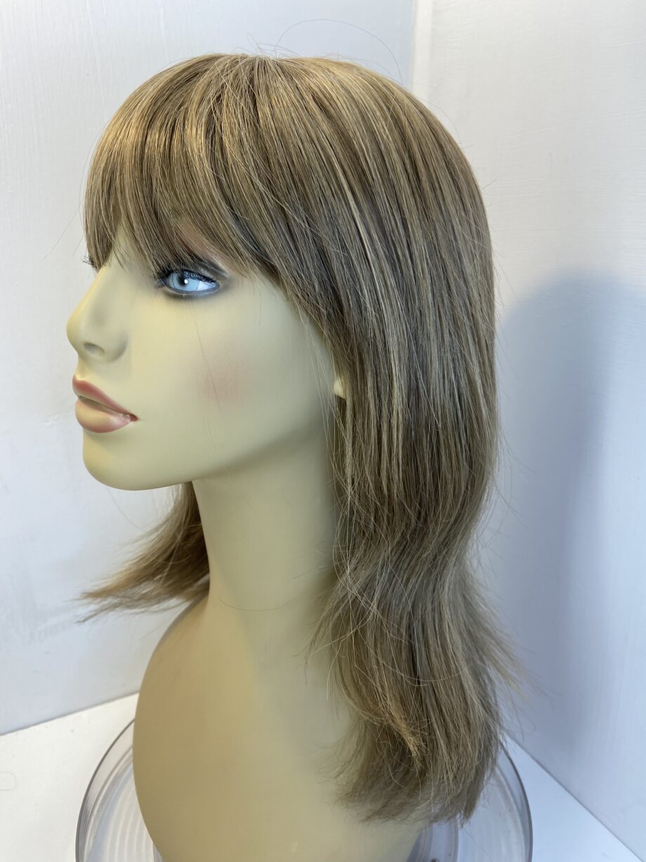 Blonde long shiny wig. Blls718