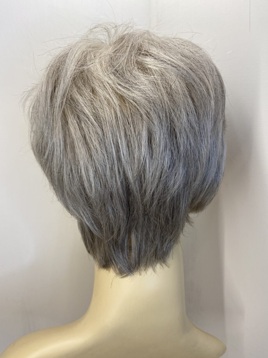 Silver grey short wig. Sss553