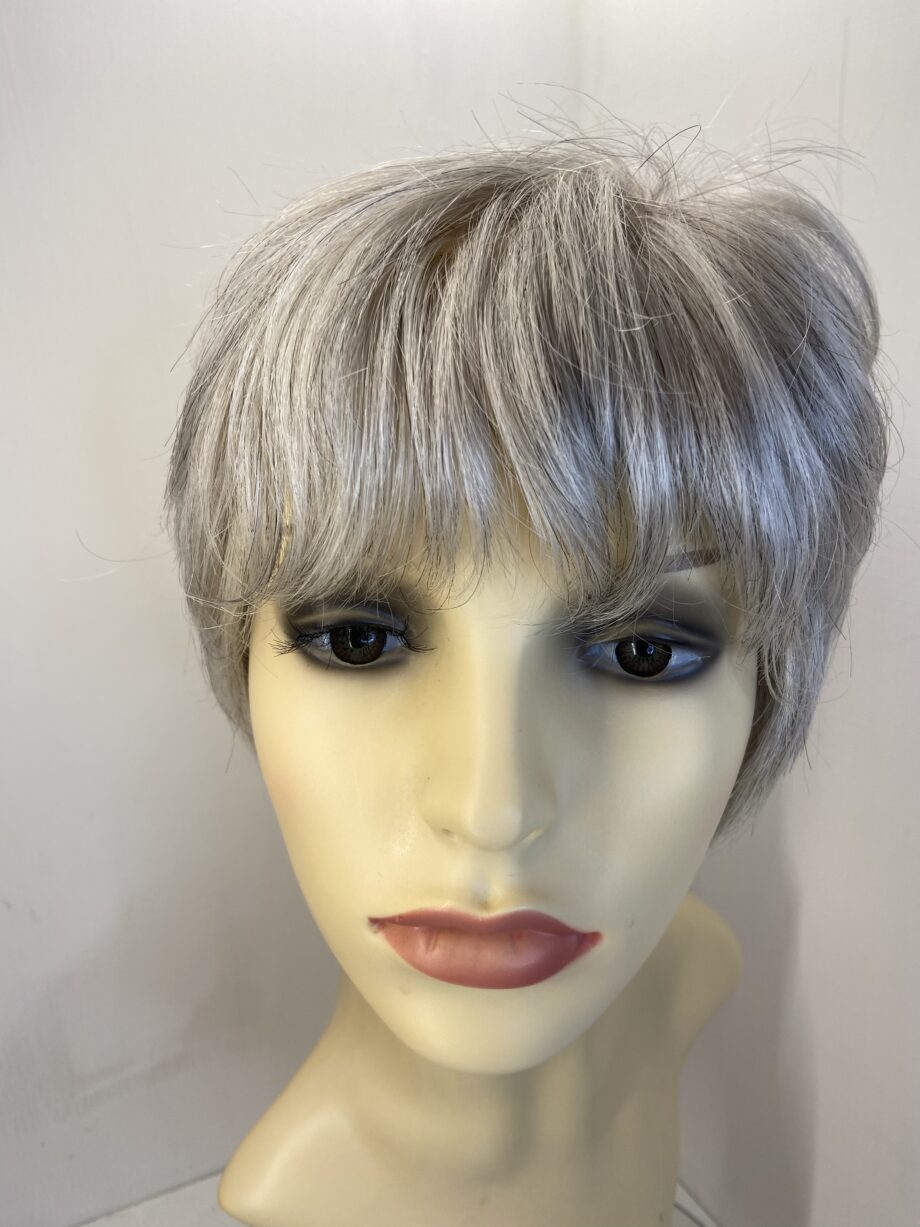 Silver grey short wig. Sss553