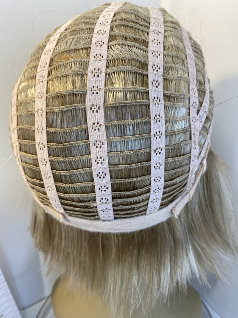 Light blonde Bob Gisela Mayer collection. Bblms374