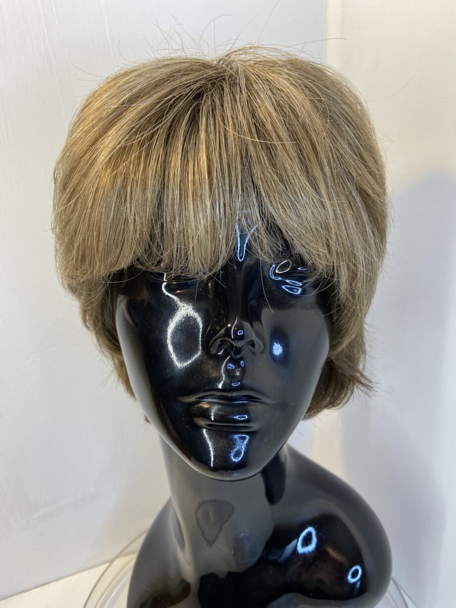 New brown wavy wig. Brss714