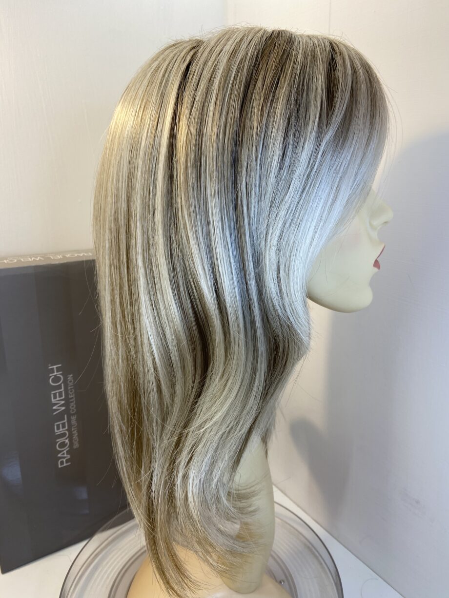 Raquel Welch blonde rooted long wig. Bblls368