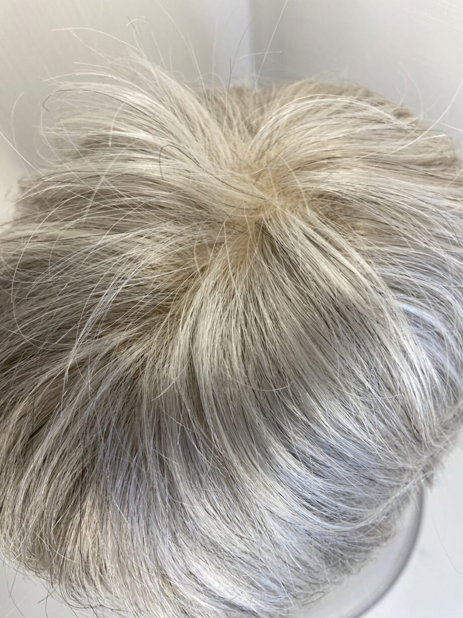 Silver grey short wig. Sss549