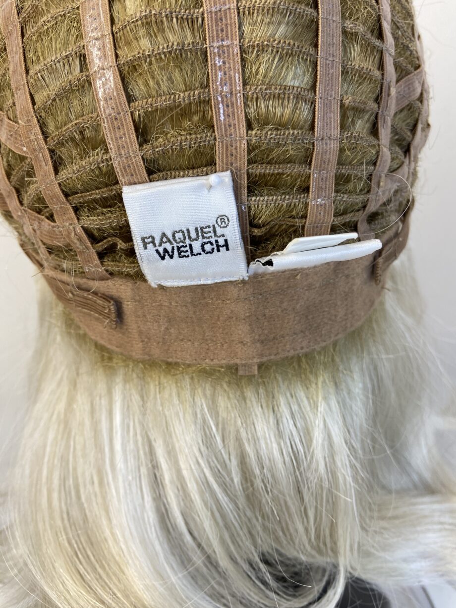 Raquel Welch blonde rooted wig. Bllw316