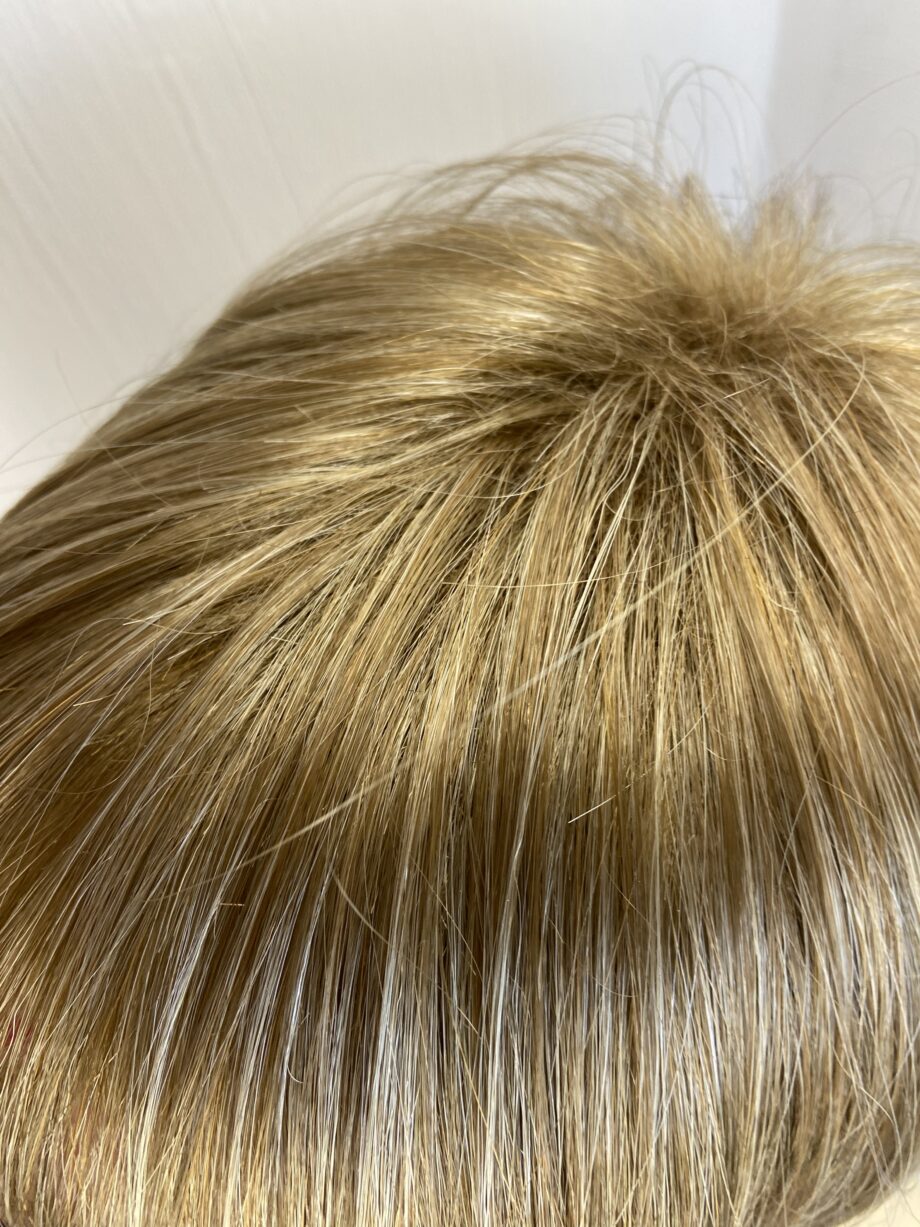 Rene of Paris blonde wig. Bblms354