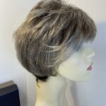 Never worn short brown wig. Bbrss353