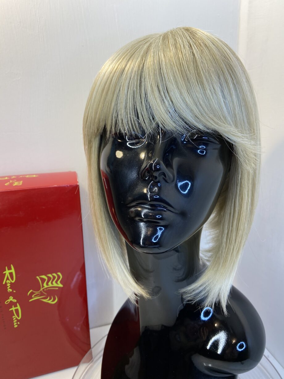 Light blonde Rene of Paris wig. Bblms386