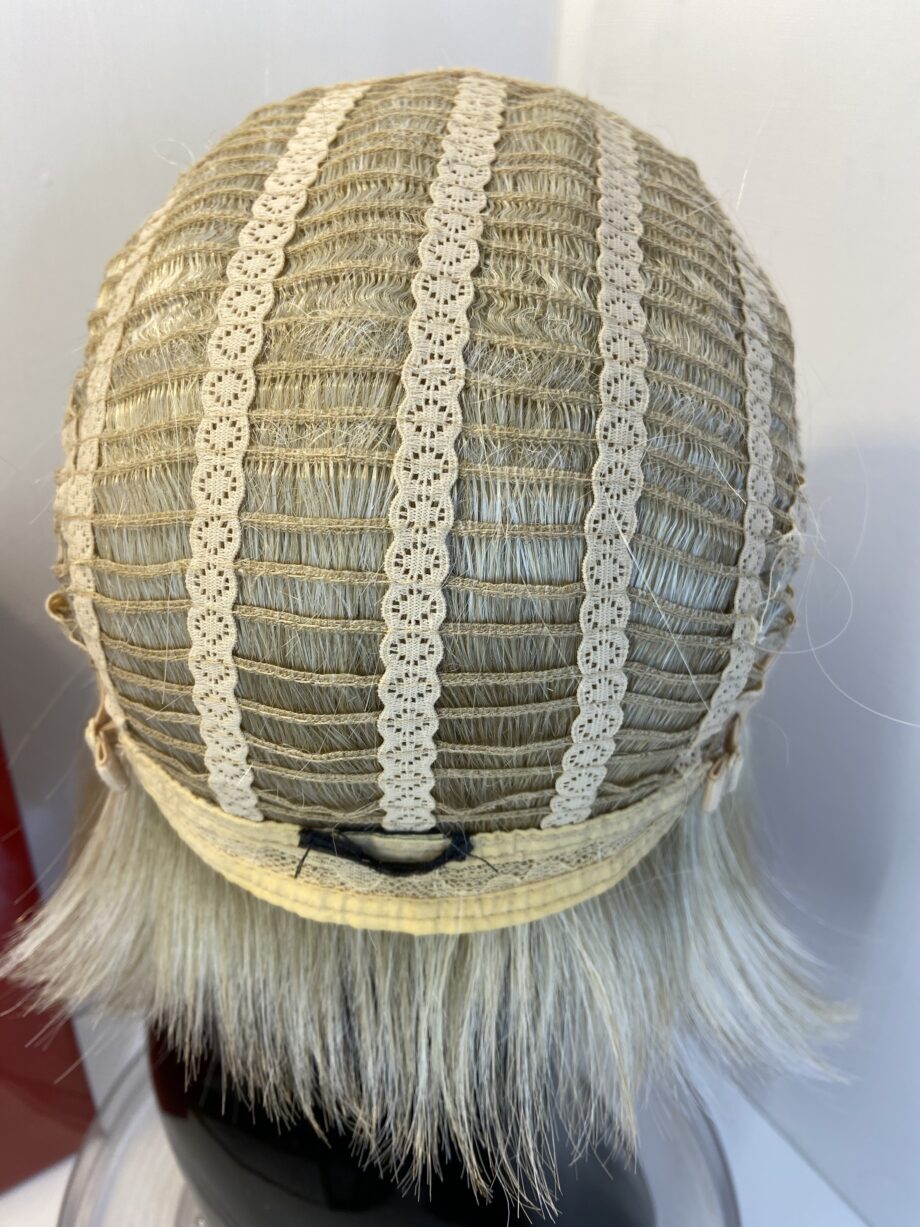 Light blonde Rene of Paris wig. Bblms386