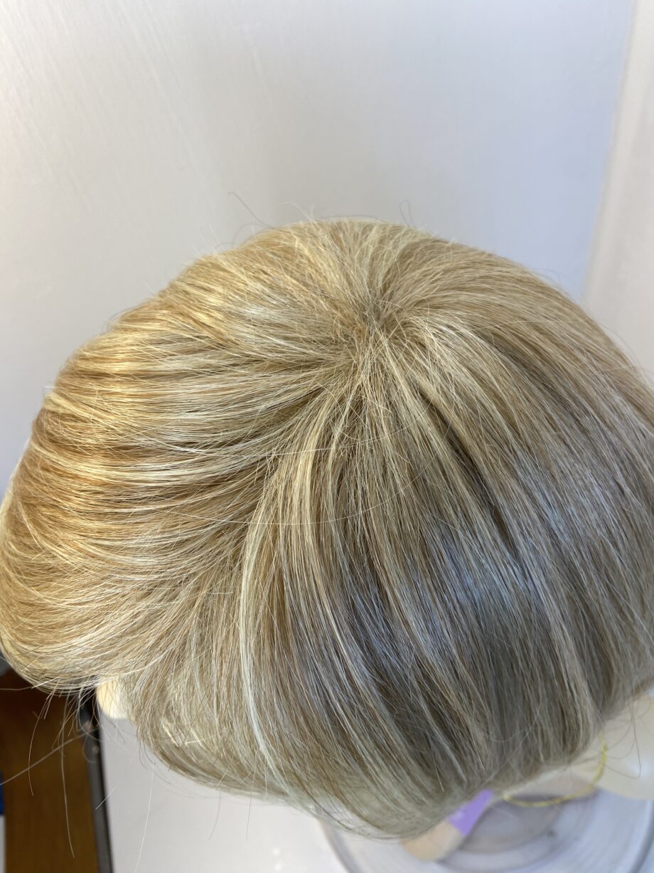 Paul younge blonde wig. Blms327