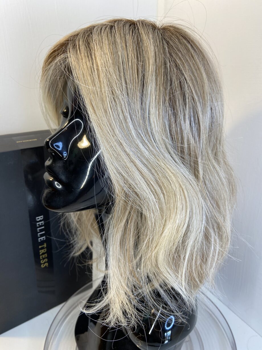 Butter beer blonde long wig. Bbllw370