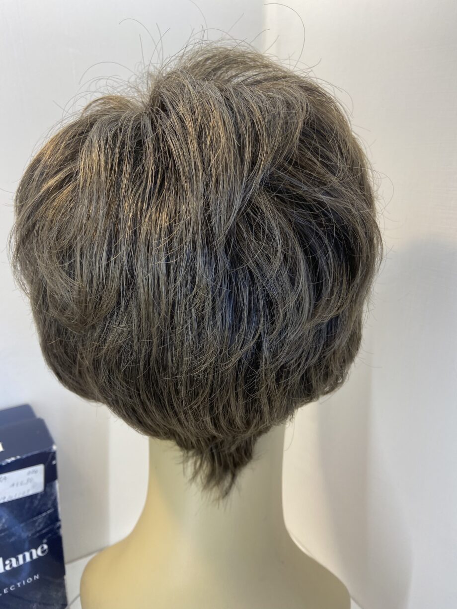 Belle Madame short brown wig. Bbrss383