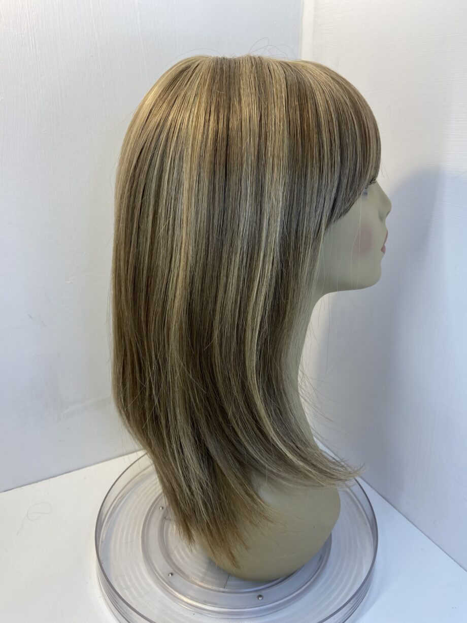 Blonde long shiny wig. Blls718