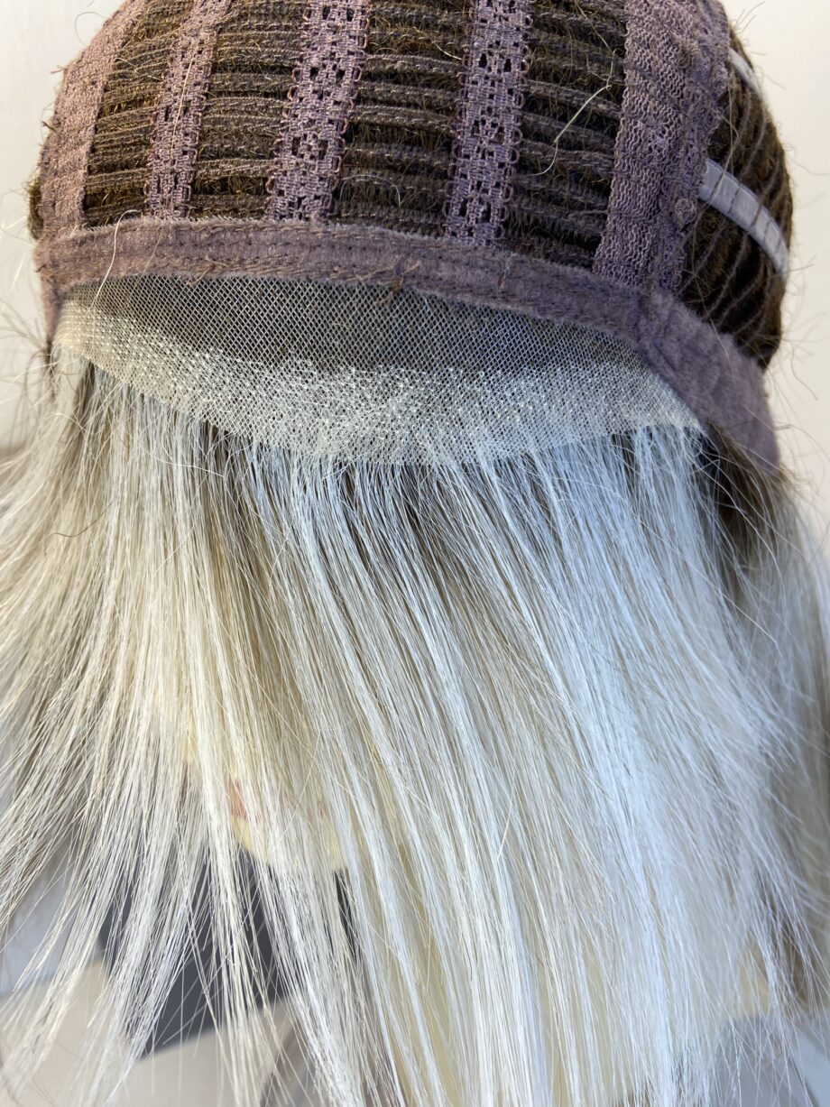 Raquel Welch blonde rooted long wig. Bblls368