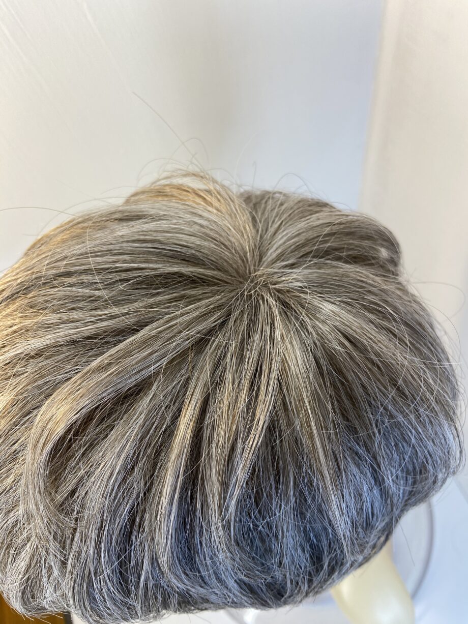 Grey short boxed wig. Ellen Wille design. Bgss371