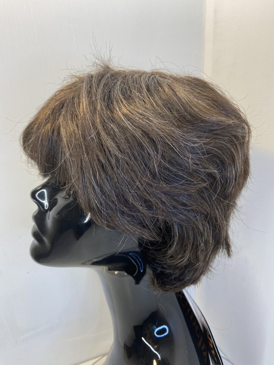 New Ginchy brown shiny wig. Brsw557
