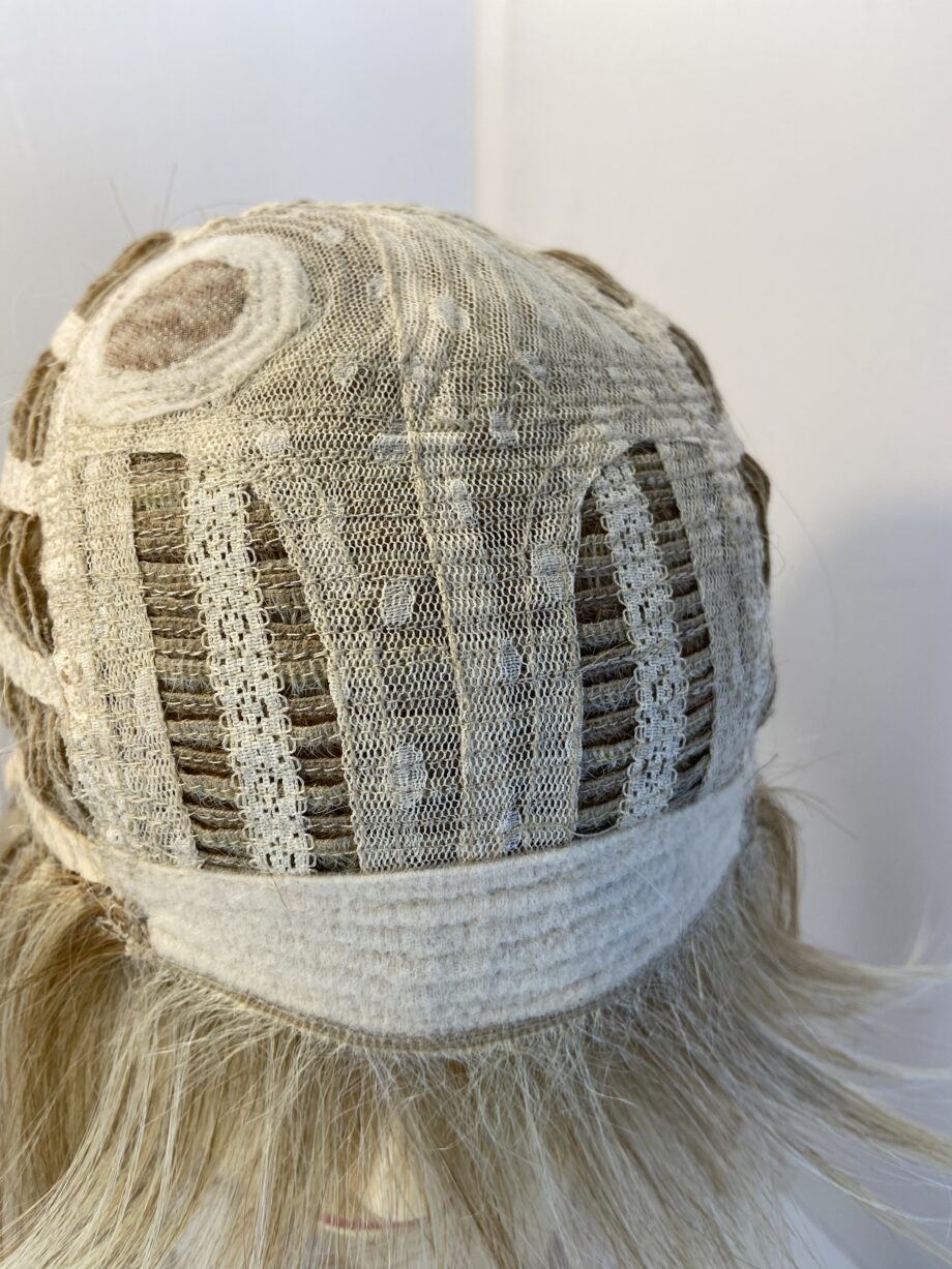Paul younge blonde wig. Blms327