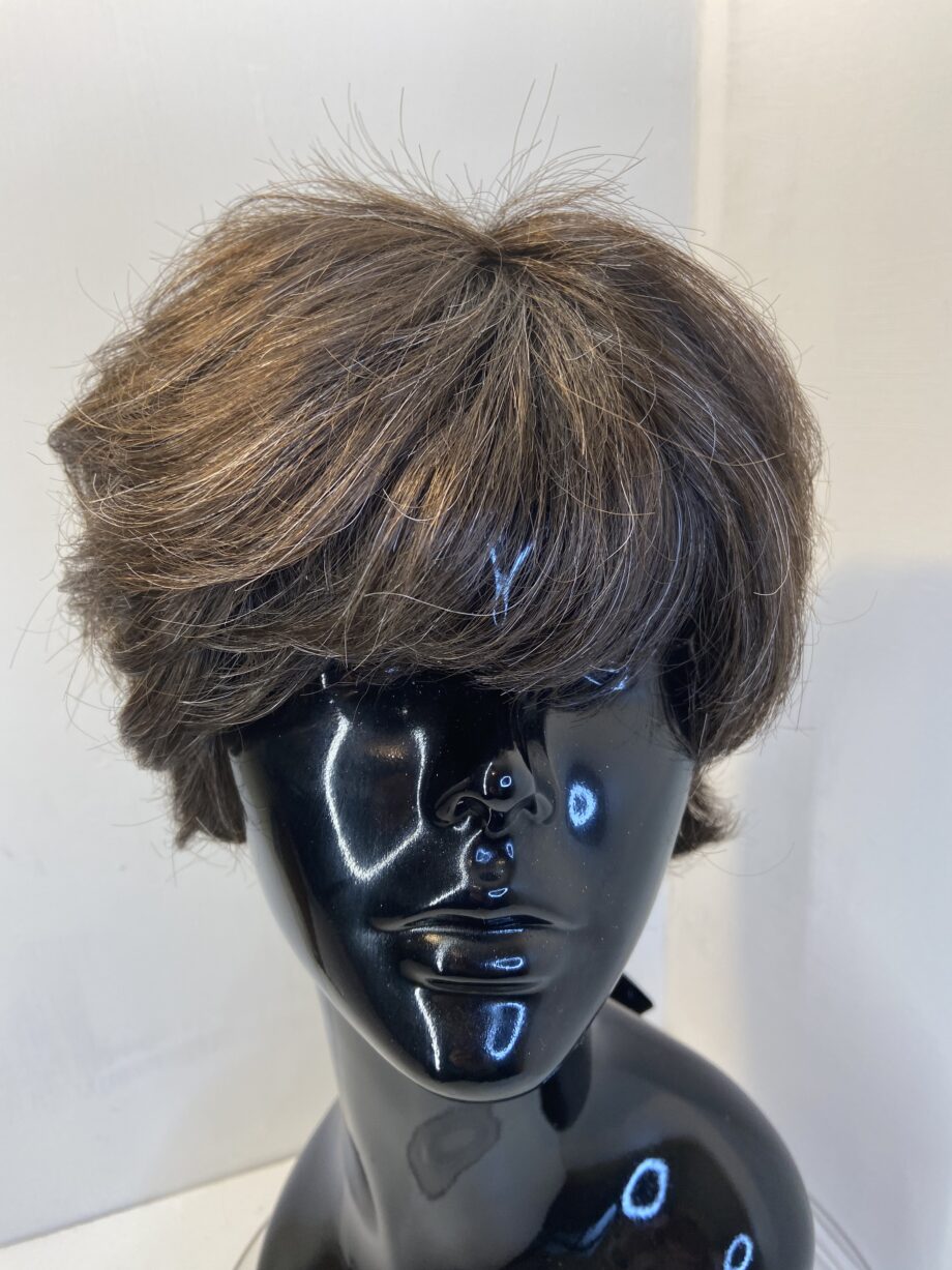 New Ginchy brown shiny wig. Brsw557