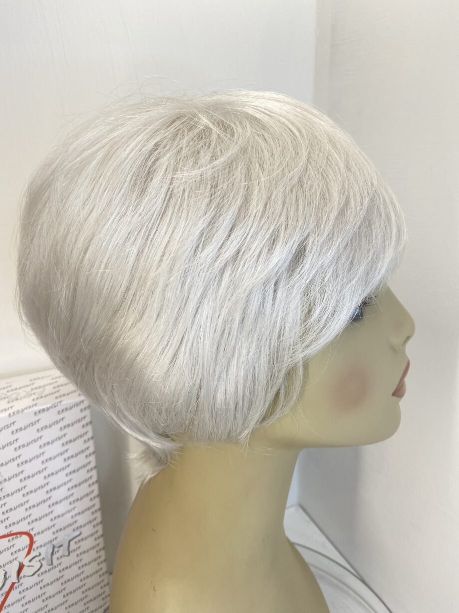 New white Gisela Mayer wig. Bwss354