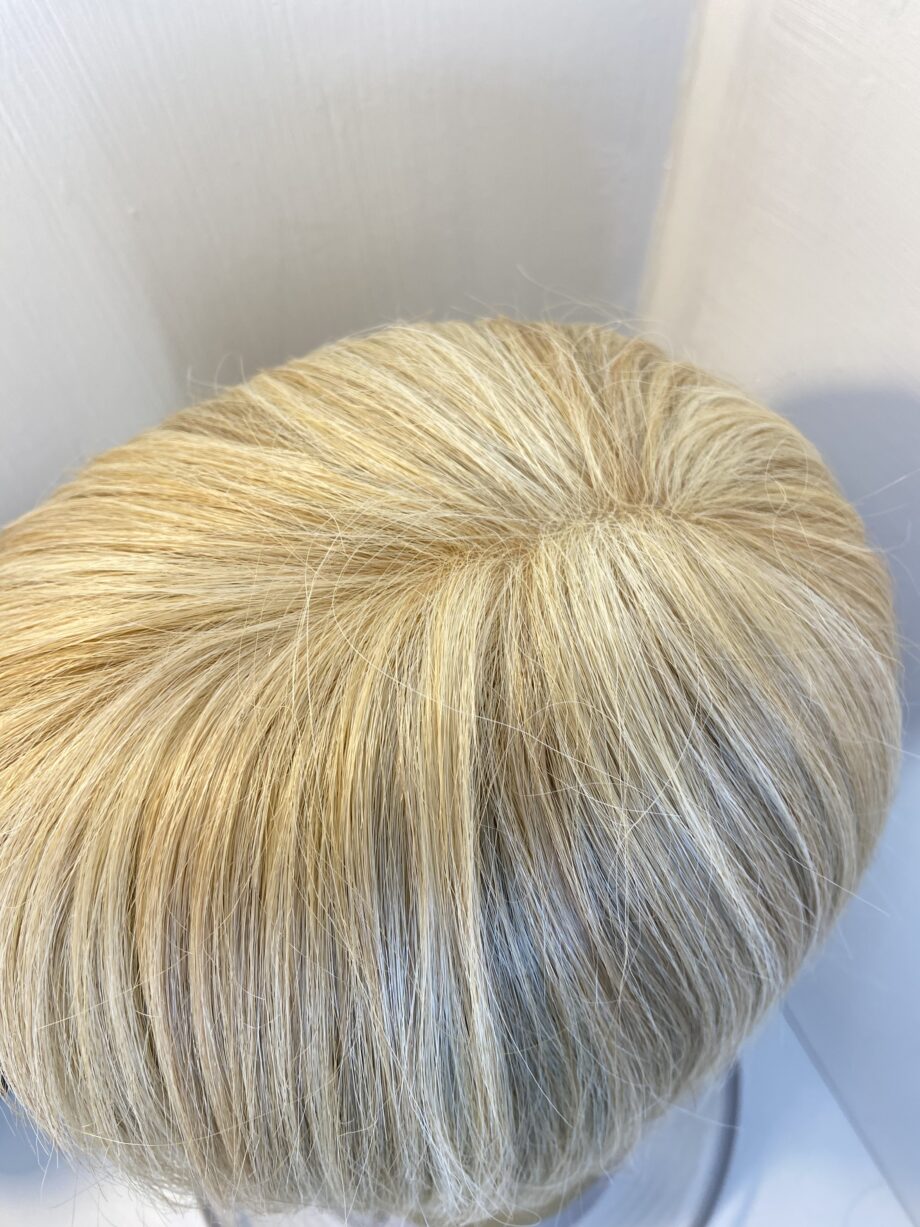 Creamy blonde Rene of Paris wig. Bblms375