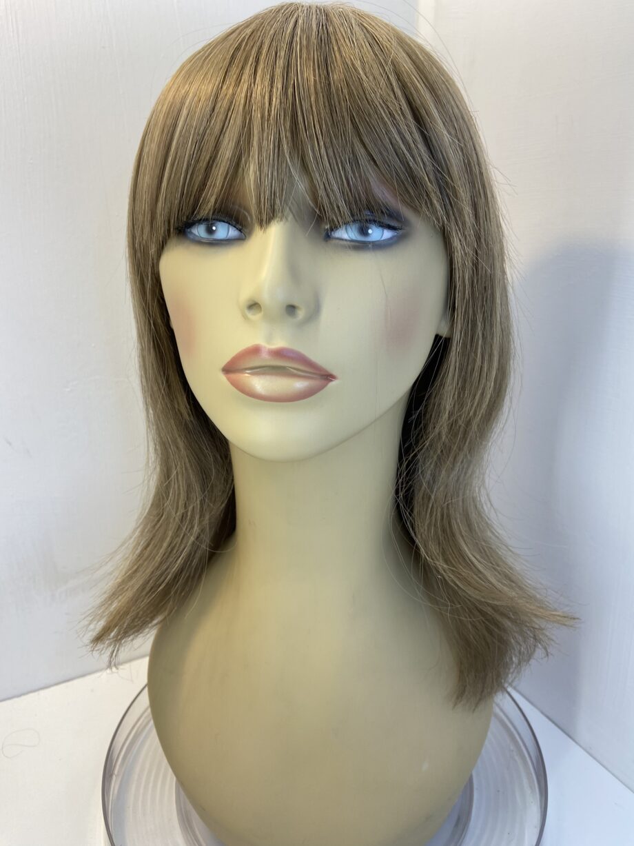 Blonde long shiny wig. Blls718