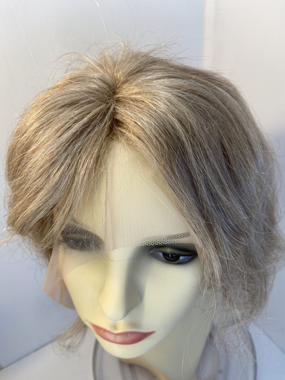New wavy blonde wig. Blmw710