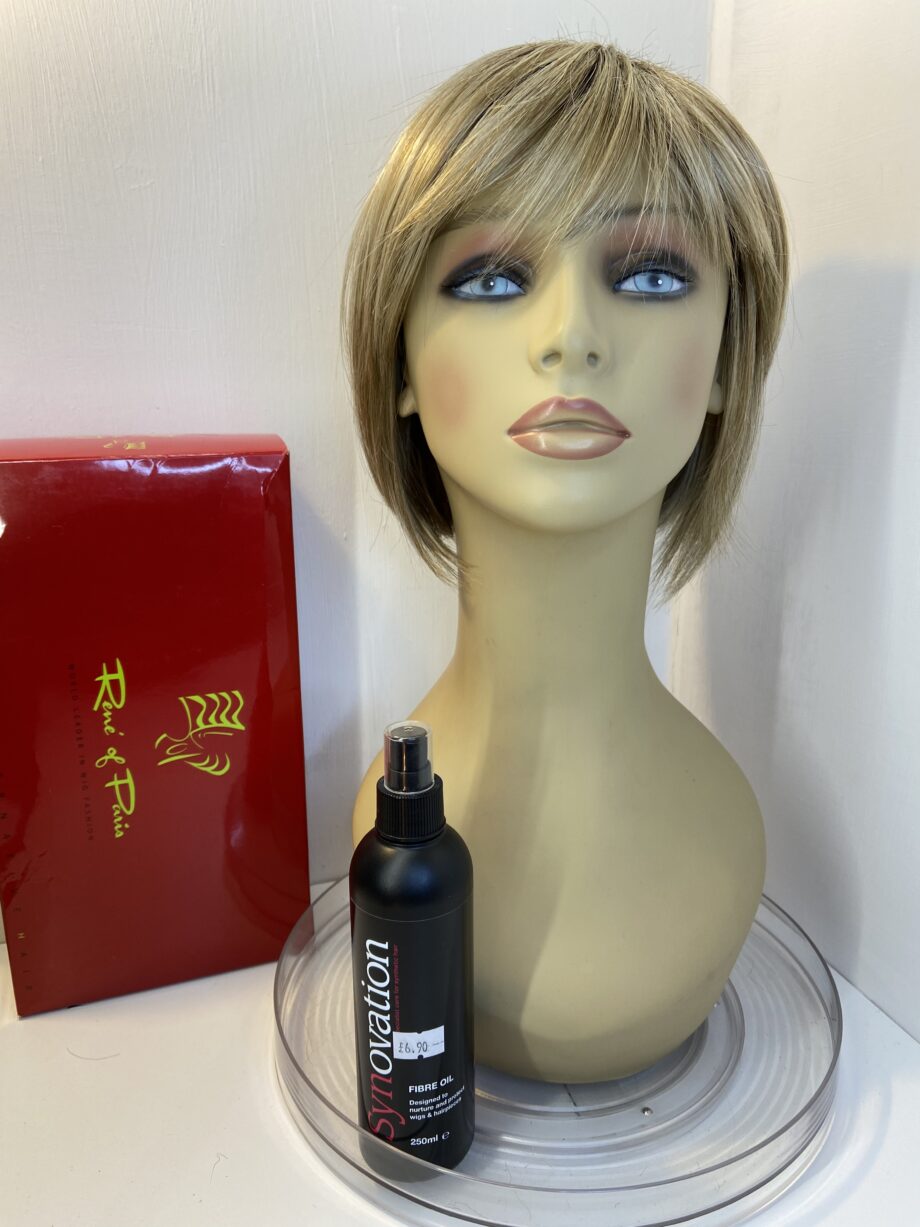 Rene of Paris blonde rooted wig. Bblms374