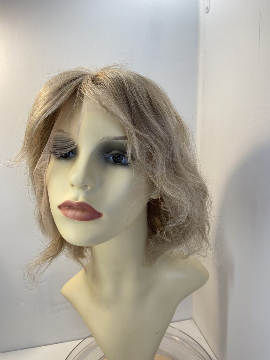 New wavy blonde wig. Blmw710