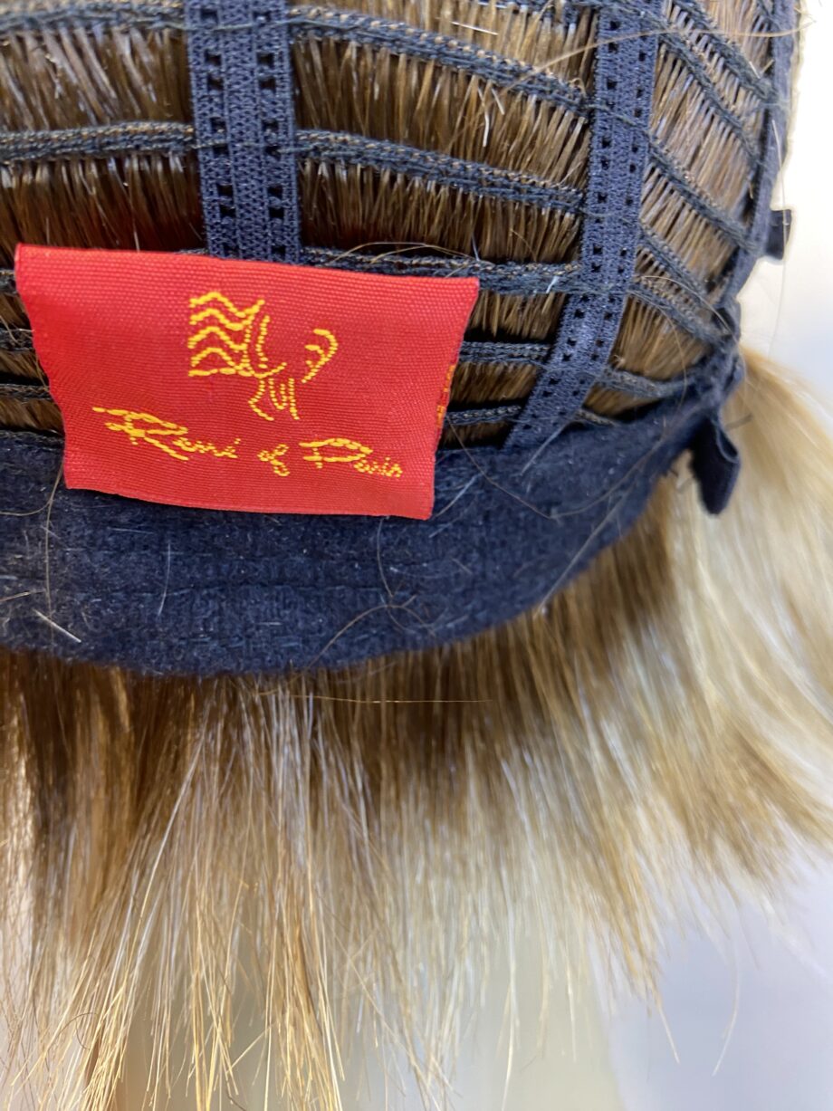 Rene of Paris blonde rooted wig. Bblms374