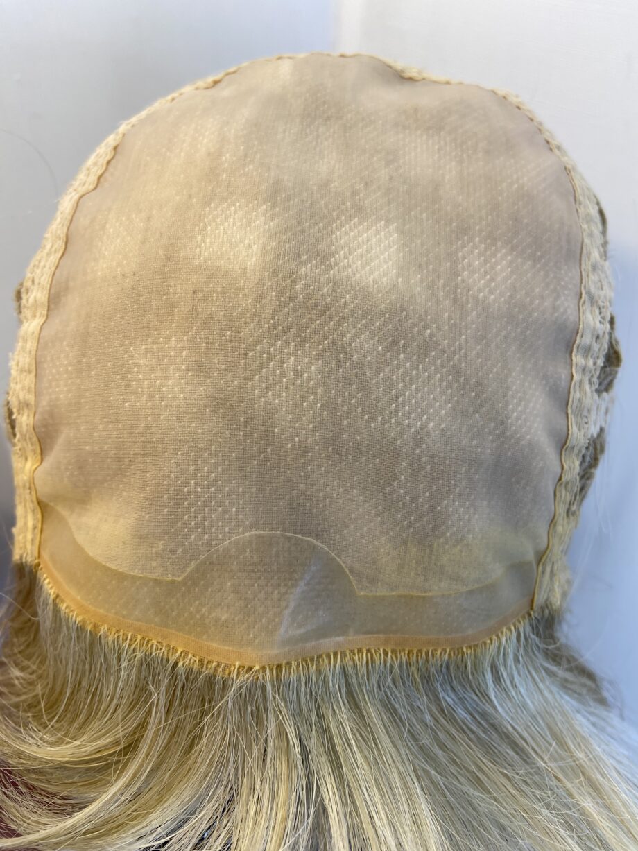 Light blonde Rene of Paris wig. Bblms386