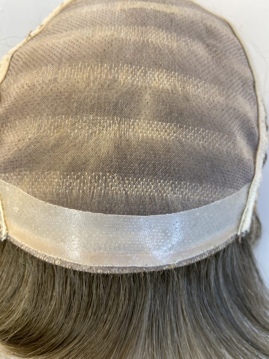 Blonde long shiny wig. Blls718
