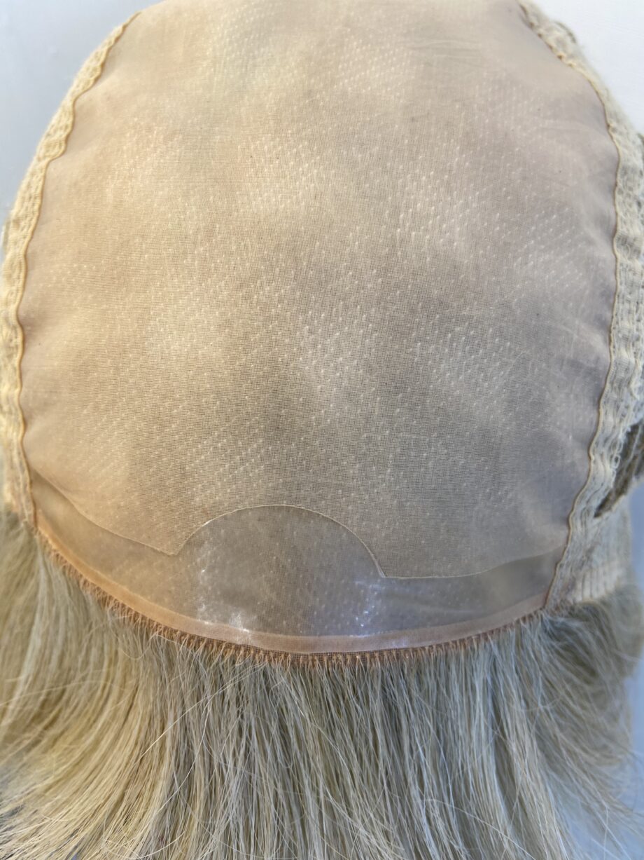 Creamy blonde Rene of Paris wig. Bblms375
