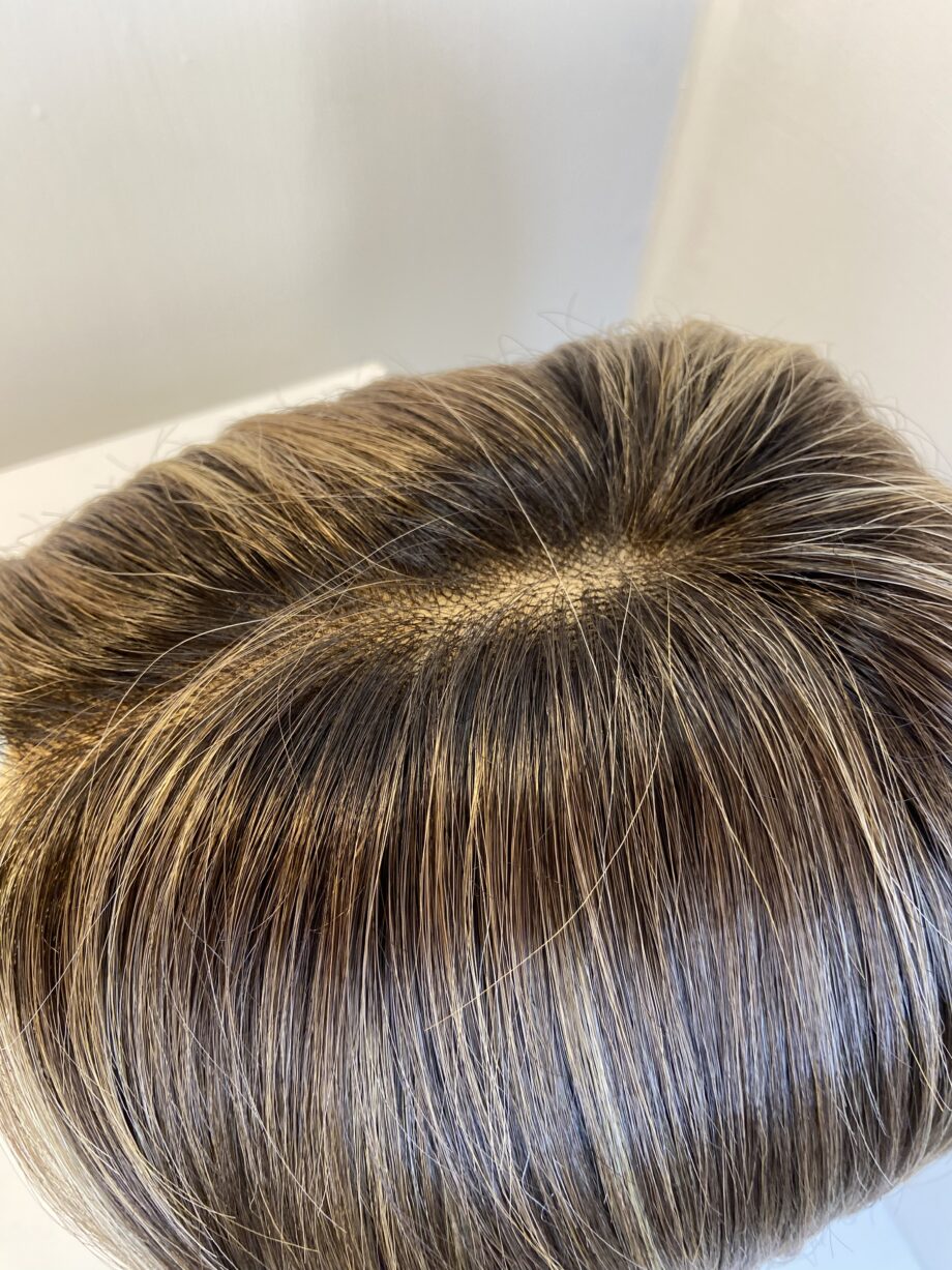 Noriko long brown wig. Brms357