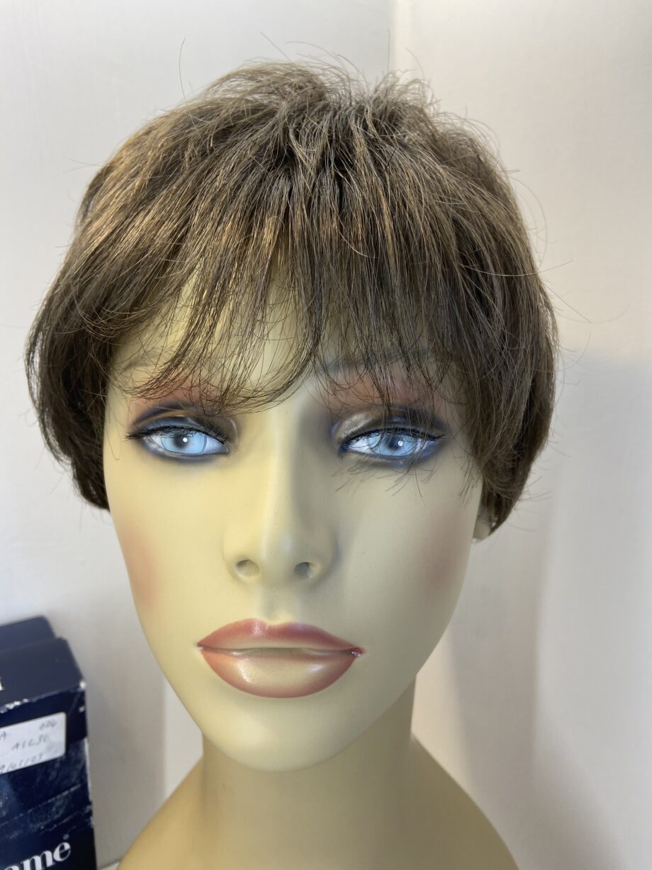 Belle Madame short brown wig. Bbrss383