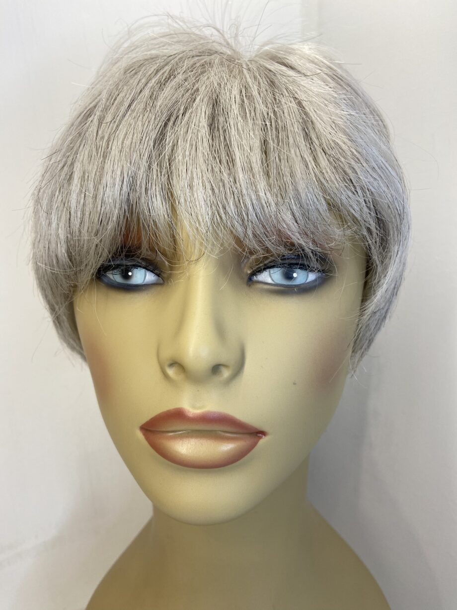 Silver grey short wig. Sss549