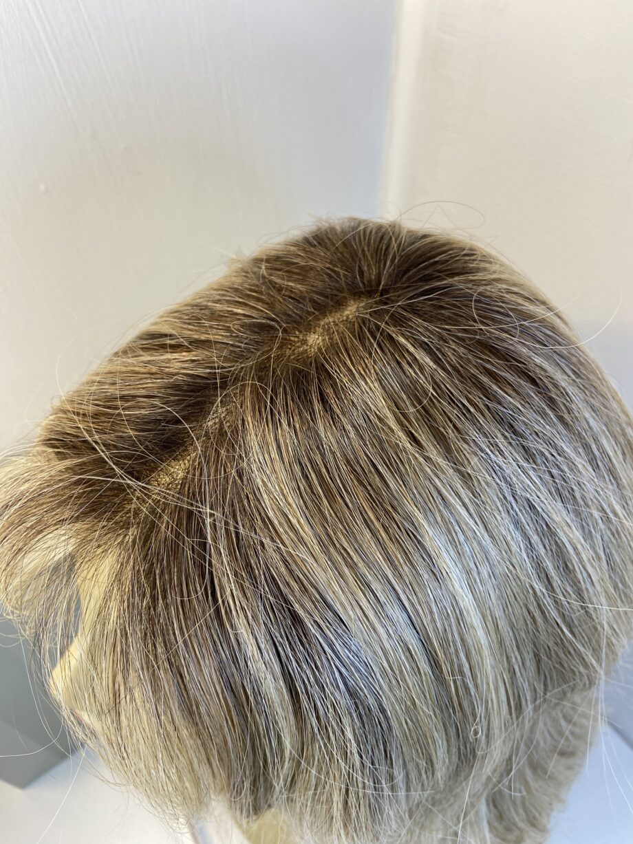 Raquel Welch soft cap blonde wig. Bblls411