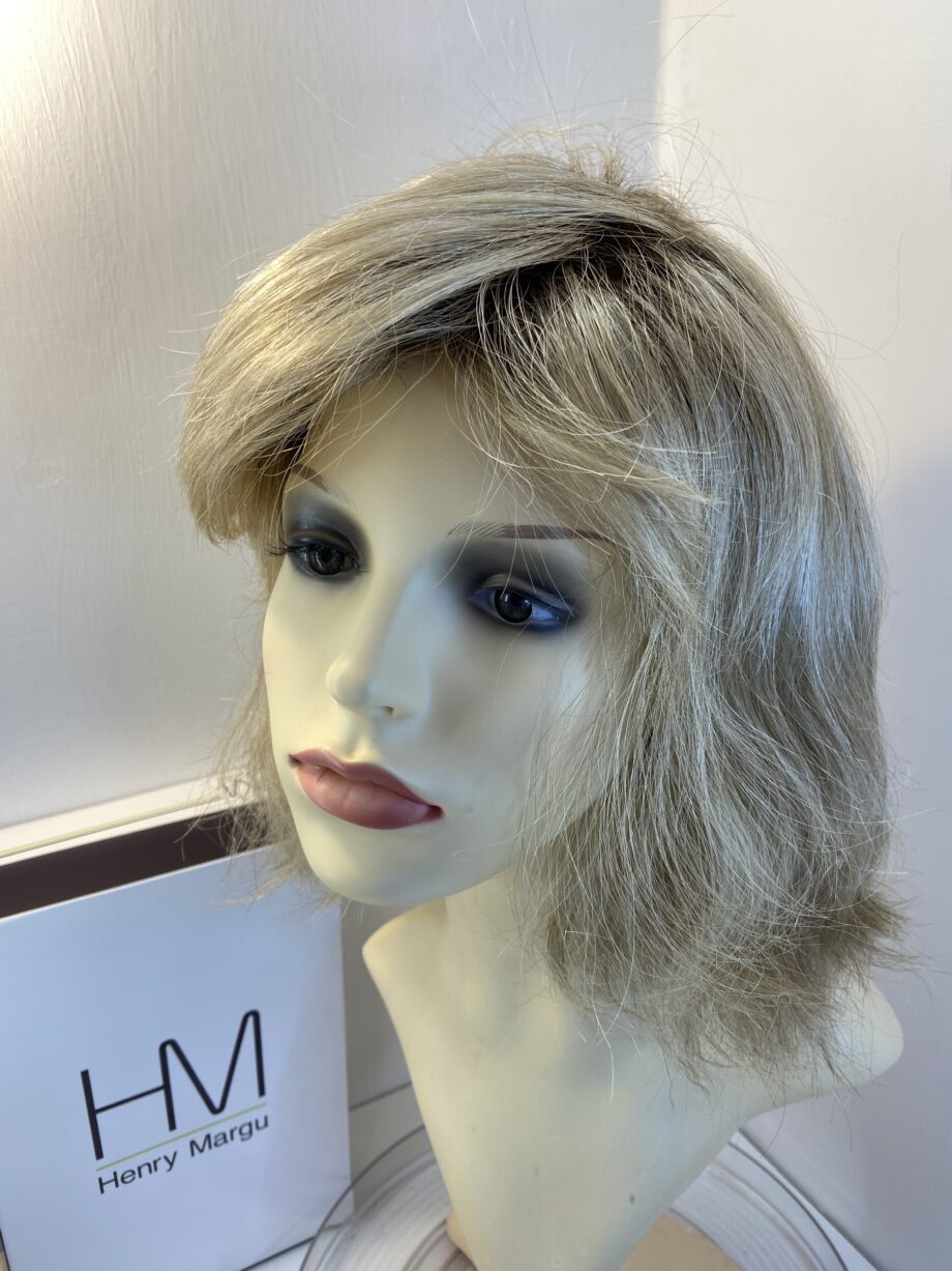 Blonde rooted Henry Margu wig. Bblls412