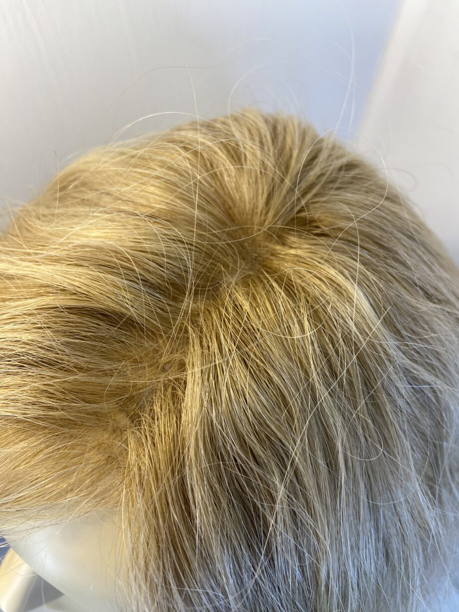 Human hair long blonde boxed wig. Bbllw406