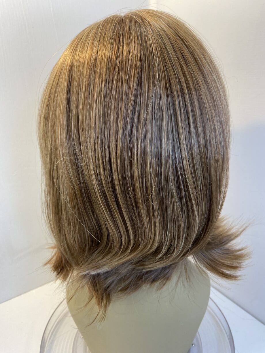 Super soft blonde new wig. Blms729