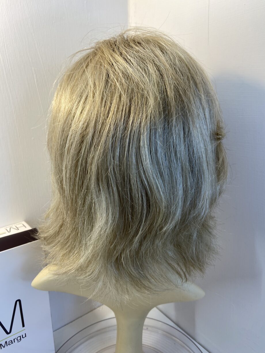 Blonde rooted Henry Margu wig. Bblls412