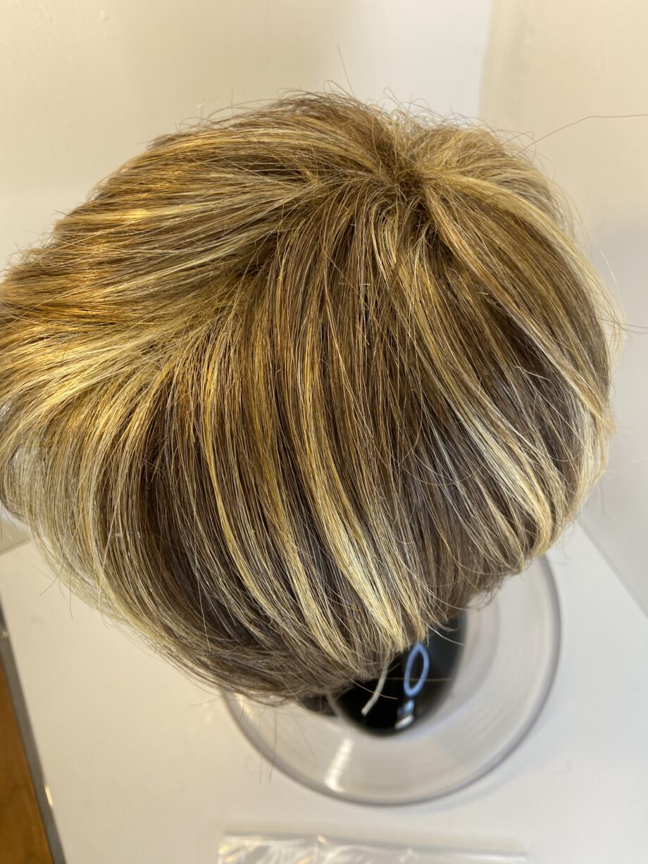 Highlighted brown wig. Blss214