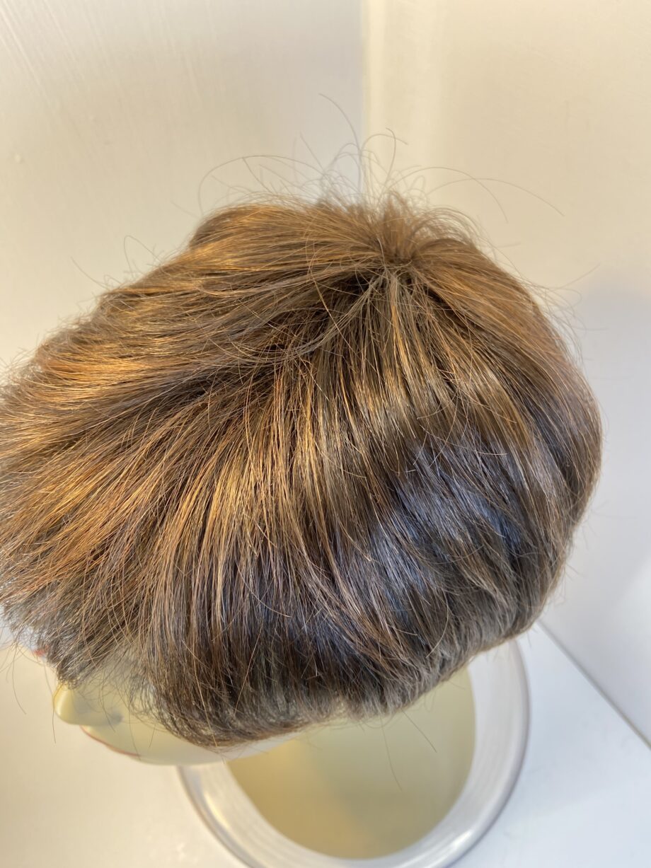 Gisela Mayer brown short wig. Bbrss409