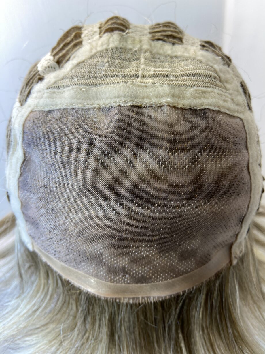 Natural image blonde wig. Bblms403