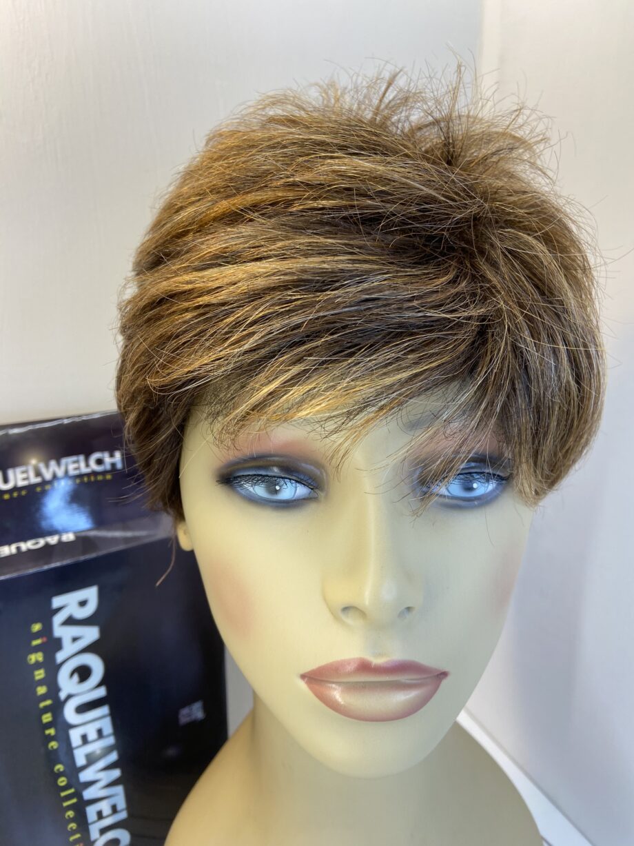 Raquel Welch new glazed hazelnut wig. Bbrss395