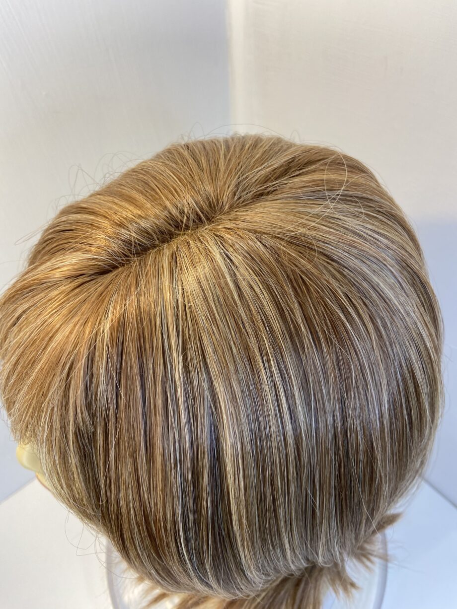 Super soft blonde new wig. Blms729