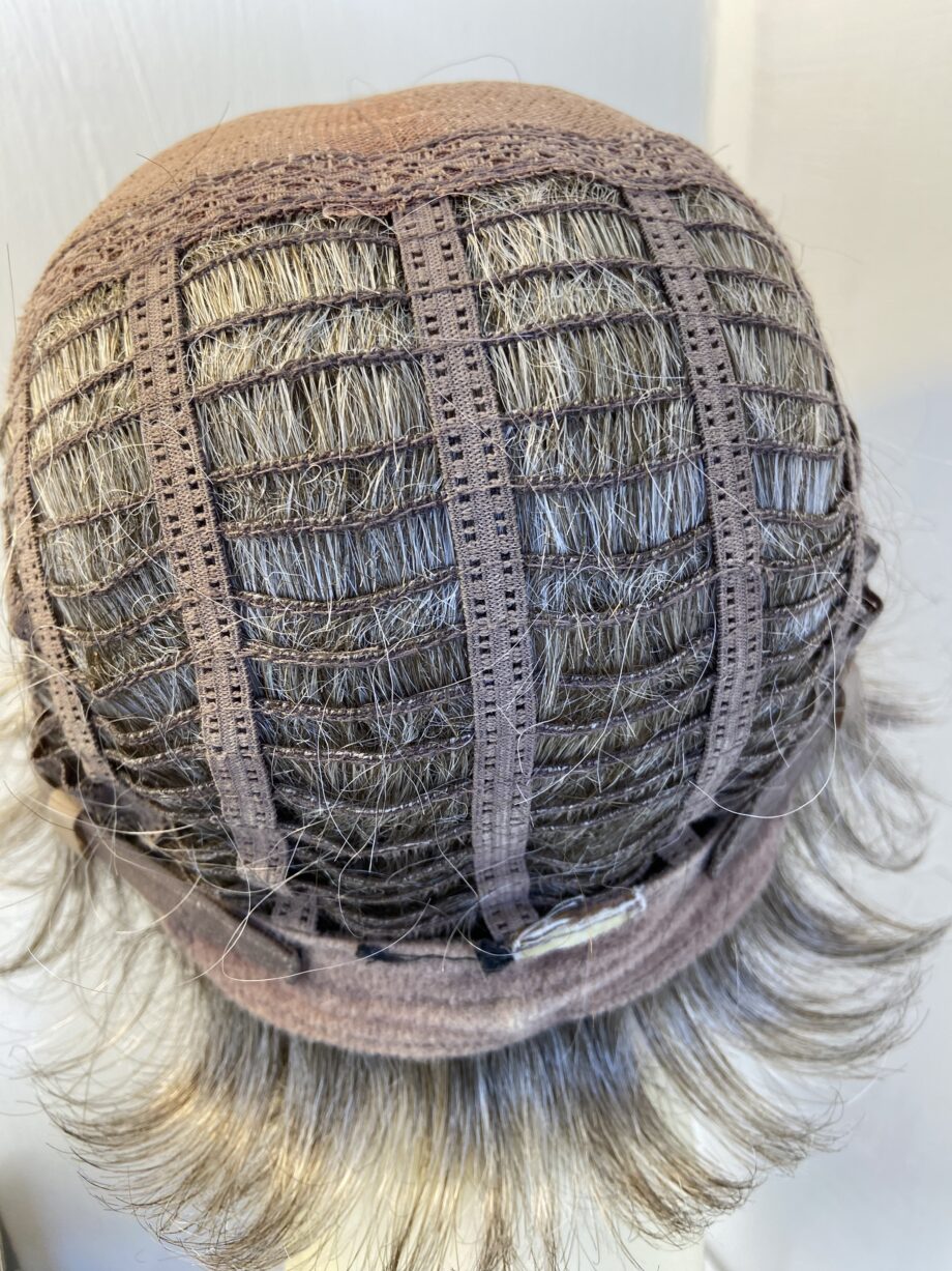 Soft grey/blonde wig. Bblss405