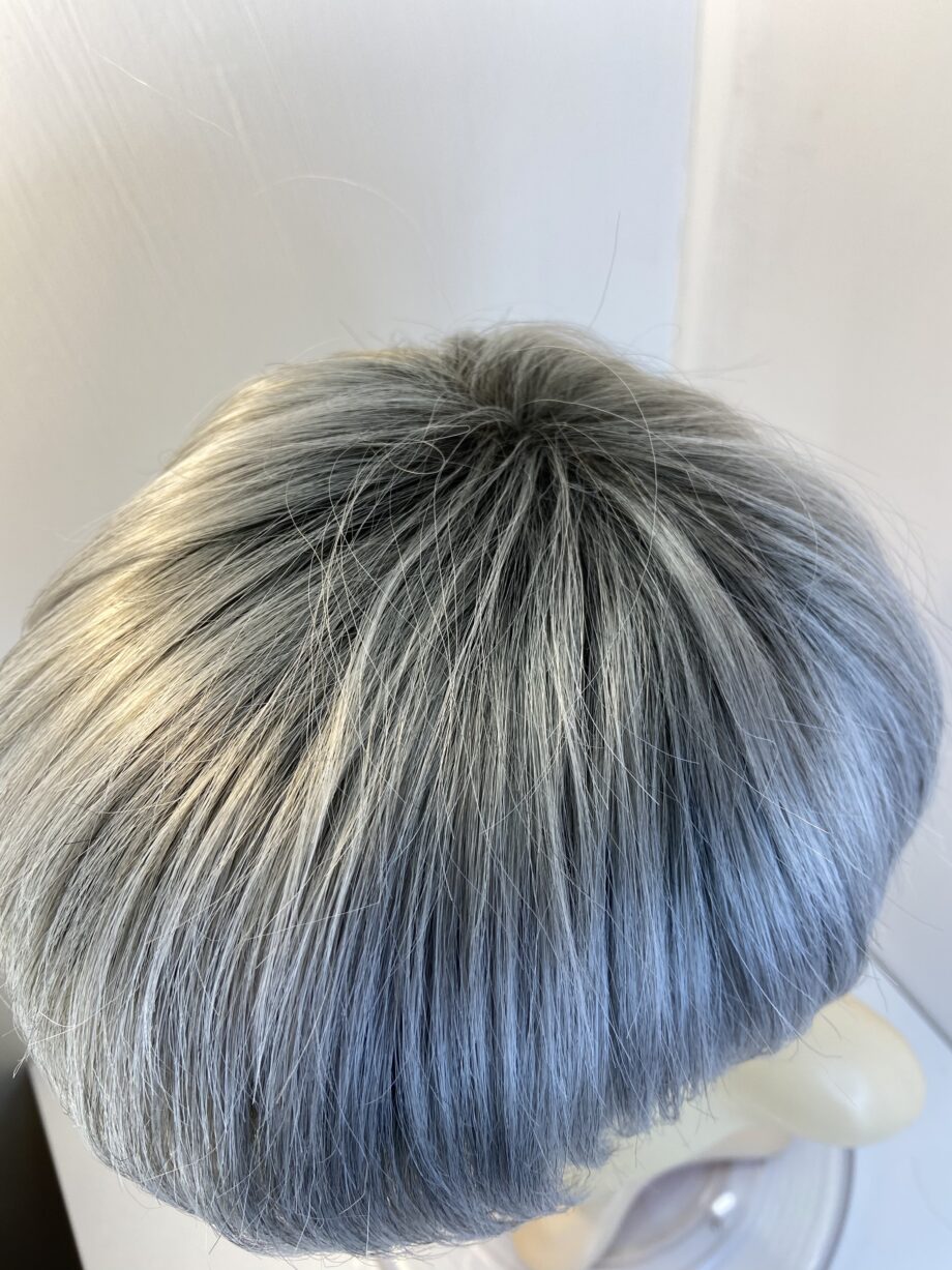 New rooted silver grey wig. Gss733