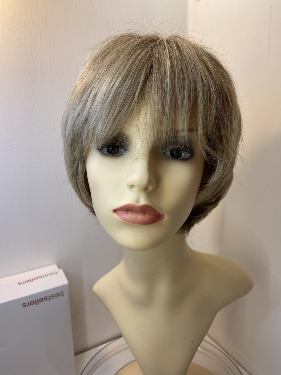 Natural image blonde wig. Bblms403