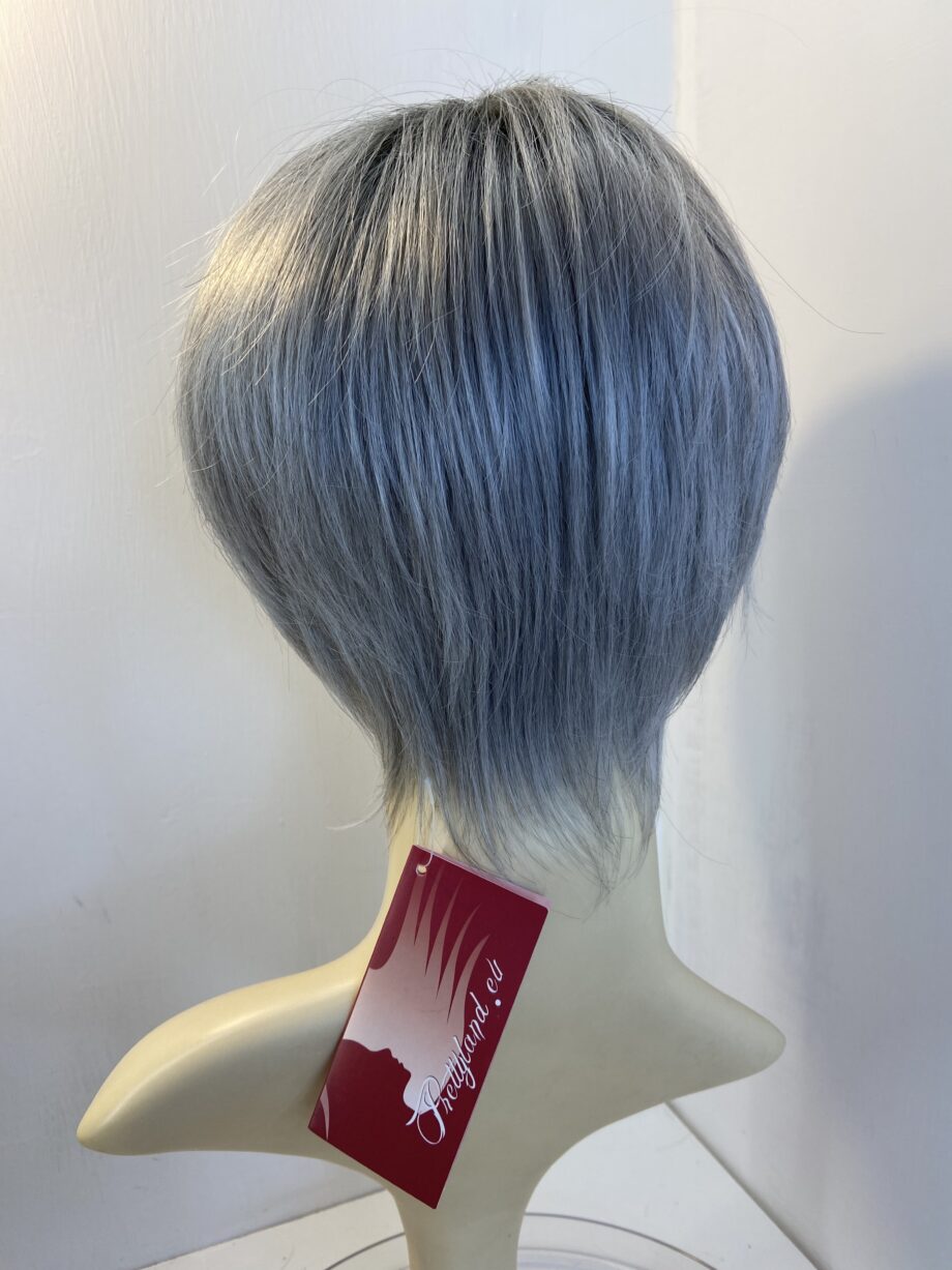 New rooted silver grey wig. Gss733