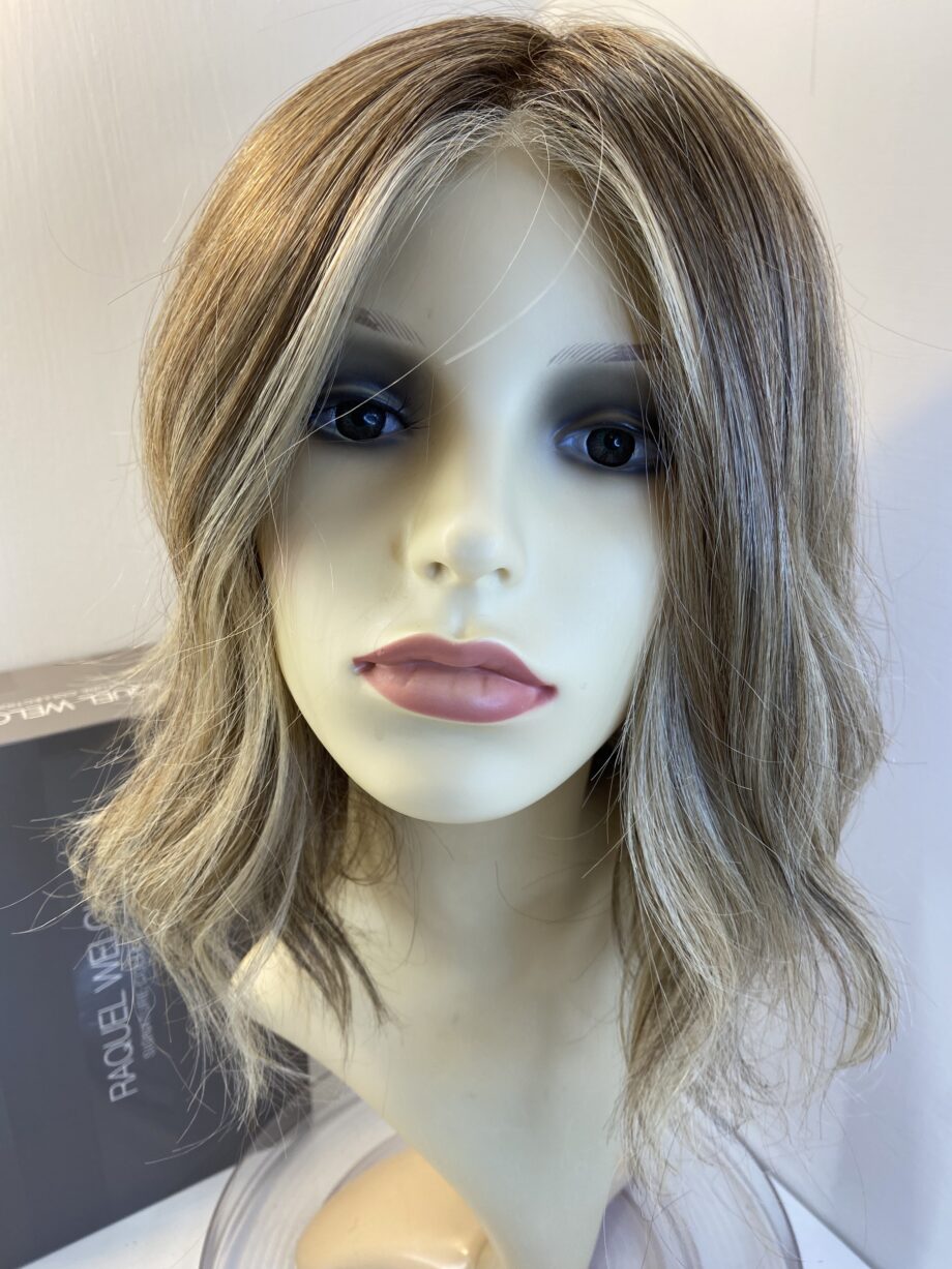 Raquel Welch blonde wavy rooted wig   Bblms415